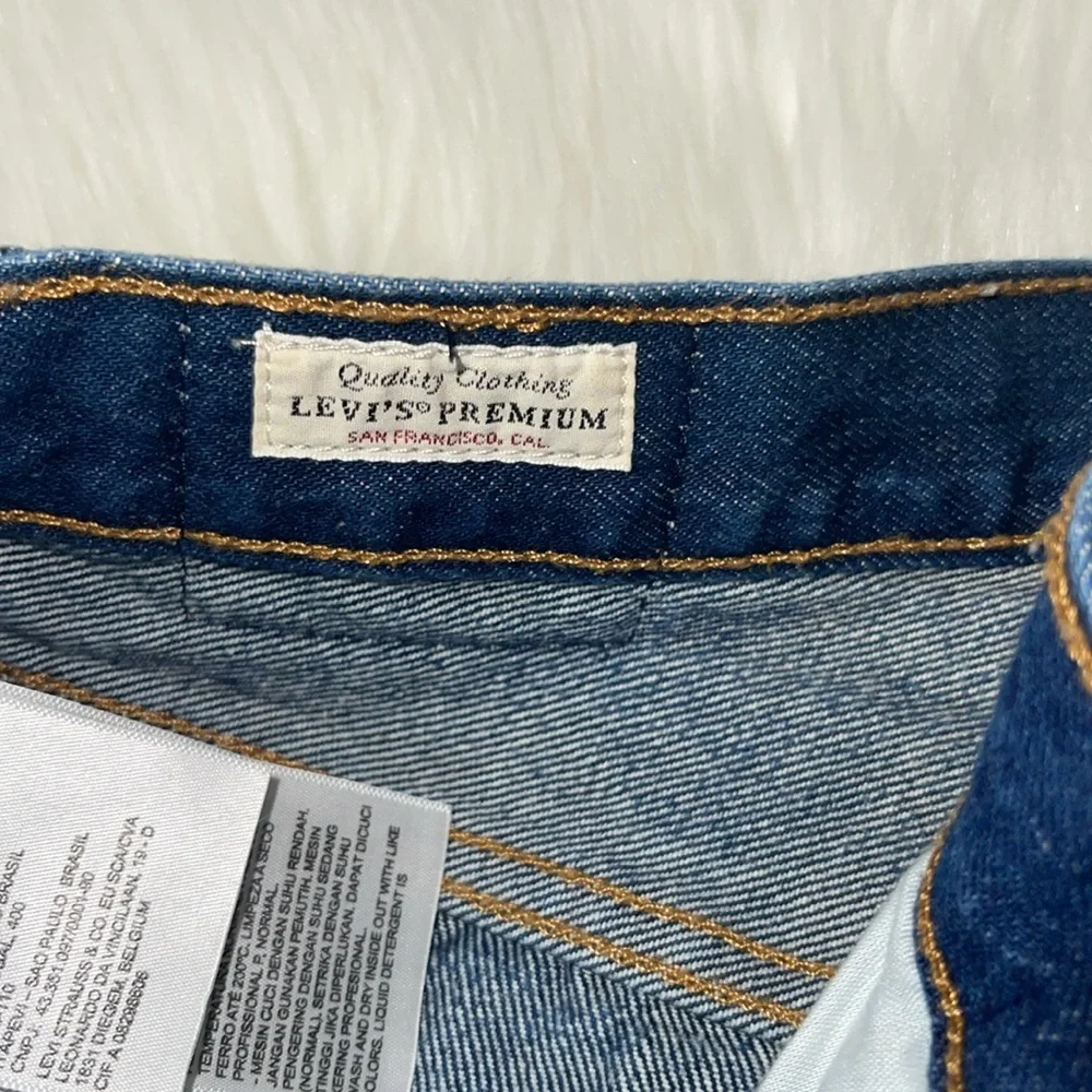 LEVIS 501 ORIGINAL WOMEN'S SHORTS JEANS. SZ W26 NWOT